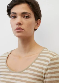 Marc O'Polo Long Sleeve Top With Stripes In Organic Cotton Slub Jersey -Schlichte Eleganz 8adf960198dd20d1e8c53412a43118f8 scaled