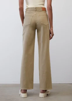 Marc O'Polo NELIS High Waist Wide Leg Trousers Made A Softly Brushed Organic Cotton Twill -Schlichte Eleganz 8b0bb756d526397cb86b15fa1fc3f3ae scaled