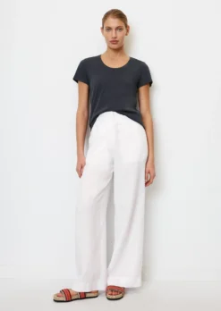 Marc O'Polo T-shirt In A Relaxed Fit Made Of Organic Cotton Single Jersey 12 Marc O'Polo T-shirt In A Relaxed Fit Made Of Organic Cotton Single Jersey -Schlichte Eleganz 8ba9de56ca01494c02f100cc79bc46ba scaled