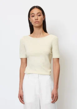 Marc O'Polo Bateau Neck T-shirt In A Slim Fit Made Of Organic Cotton Fabric -Schlichte Eleganz 8c1e375a299acba86314c60baddc4522 scaled