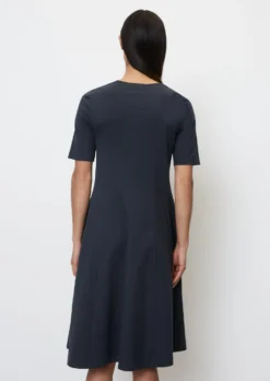 Marc O'Polo Jersey Dress With An A-line Skirt Made Of A Stretchy Cotton Blend -Schlichte Eleganz 8cfbea2ddd88a95e3b13ef820796e745 scaled