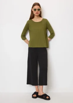 Marc O'Polo T-shirt In A Loose Fit Made Of Organic Cotton -Schlichte Eleganz 8d6d5e5d211240d4d0f3cf8972de49c1 scaled