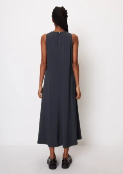 Marc O'Polo Sleeveless A-line Dress In Soft Viscose Twill 11 Marc O'Polo Sleeveless A-line Dress In Soft Viscose Twill -Schlichte Eleganz 8d6dacbf6886b61855cbfd5eff98816b scaled