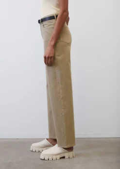 Marc O'Polo NELIS High Waist Wide Leg Trousers Made A Softly Brushed Organic Cotton Twill -Schlichte Eleganz 8e9e9d5586833dba8f305761cef76d1d scaled