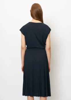 Marc O'Polo Jersey Dress With An Elasticated Waist And Pleated Skirt -Schlichte Eleganz 9134b95839f9a75f237333a053d20b51 scaled