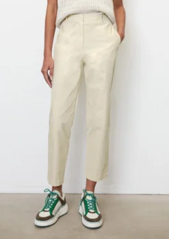 Marc O'Polo Cigarette Trousers In A Slim Fit In A Stretchy Blend Of Organic Cotton And Hemp -Schlichte Eleganz 91ec973cd8bf7f08b50ce08300bac6ec scaled