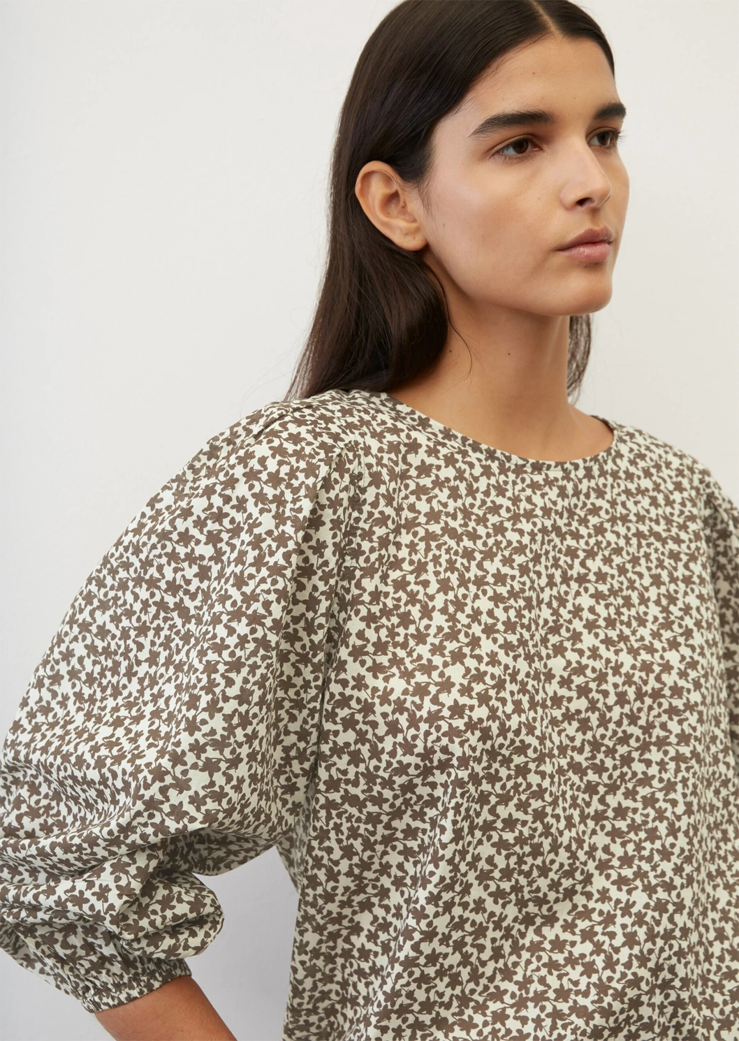 Marc O'Polo Printed Blouse Top With Voluminous Sleeves Made Of Lightweight Cotton Voile 5 Marc O'Polo Printed Blouse Top With Voluminous Sleeves Made Of Lightweight Cotton Voile – Bild 5