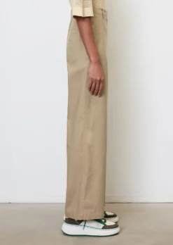 Marc O'Polo Wide-leg Trousers In A Stretchy Blend Of Organic Cotton And Hemp -Schlichte Eleganz 92f6702b3ff046aa47269cb2720d747b scaled