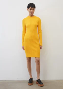 Marc O'Polo Slim-fitting Rib Knit Dress From LENZING™ ECOVERO™ -Schlichte Eleganz 93e79ffbd9a481668a50608e10207892 scaled