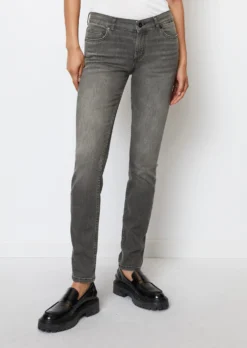 Marc O'Polo ALBY Slim Fit Jeans Made Of A Stretchy Blend Of Organic Cotton And Lyocell -Schlichte Eleganz 941cc6d0596a147a50be3dea8ff04068 scaled