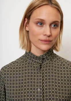 Marc O'Polo Short Printed Shirt Dress Made From Viscose Twill -Schlichte Eleganz 949a68a8a6f2f432272177799ea040a6 scaled