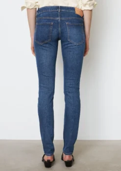 Marc O'Polo SKARA Skinny Low Waist Jeans Made Of Stretchy Organic Cotton -Schlichte Eleganz 95a05082a6edbb3804f232d47cb4b631 scaled