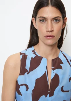 Marc O'Polo Sleeveless Maxi Dress With An All-over Print Made Of An Organic Cotton And Viscose Blend -Schlichte Eleganz 9829b9ad0037bd388fd1a1795ec0f7b3 scaled