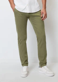 Marc O'Polo STIG Shaped Chinos In A Cotton Blend -Schlichte Eleganz 9926ca8a49bbf756186e9291091832d8 scaled