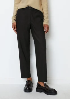 Marc O'Polo Elegant Cargo Joggpants Made From Viscose Wool Mix -Schlichte Eleganz 9aaf301c8df368df4c01b196b3f3adf2 scaled