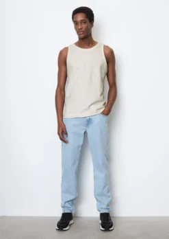 Marc O'Polo Tank Top In A Shaped Fit Made Of Pure Organic Cotton -Schlichte Eleganz 9e104d41211a3b4c772068c78c641424 scaled