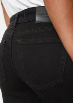 Marc O'Polo Jeans ALBY Slim Mid Waist Model Made Of A Stretchy Blend Of Organic Cotton And Lyocell 13 Marc O'Polo Jeans ALBY Slim Mid Waist Model Made Of A Stretchy Blend Of Organic Cotton And Lyocell -Schlichte Eleganz a24f65a4323d67f5b8974819b794e667 scaled