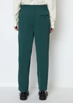 Marc O'Polo Barrel Slip-on Trousers With Elasticated Waistband Made From Flowing Viscose-mix Twill -Schlichte Eleganz a3a42a3aefa94de9f9bf2dd110d14ff9 scaled
