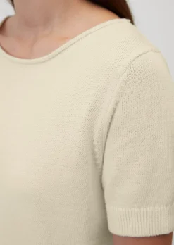 Marc O'Polo Relaxed Short-sleeved Knitted Dress In A Blend Of Organic Cotton, Viscose And Linen -Schlichte Eleganz a4fc13ba46c9171f74f3c343a1f13fff scaled