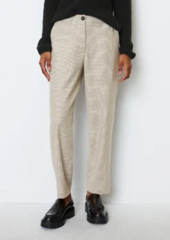 Marc O'Polo Finely Checked Trousers With An Elasticated Waistband With LENZING™ ECOVERO™ -Schlichte Eleganz a54a00771b64a144f5a999bd54fd48b7 scaled