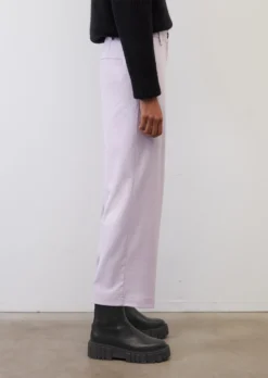 Marc O'Polo Trousers With A Straight Leg With LENZING™ ECOVERO™ -Schlichte Eleganz a670990801f0ca01eeead18c5c0aa910 scaled