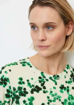 Marc O'Polo Long Sleeve Top With An All-over Print, Regular Fit From LENZING™ ECOVERO™ -Schlichte Eleganz a732dc32d1c166942341f953ef561b0c scaled