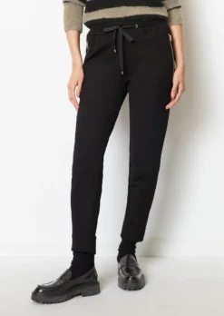 Marc O'Polo Jersey Jogg Pants From Cavalry-Twill 12 Marc O'Polo Jersey Jogg Pants From Cavalry-Twill -Schlichte Eleganz ab31b6e0f2583de7361381920a27aa1a scaled