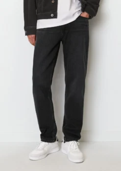 Marc O'Polo Tapered OSBY Jeans Made Of Lightweight, Authentic Rigid Denim -Schlichte Eleganz aca7d1282e93fb2084e961d650d2b5a9 scaled