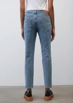 Marc O'Polo THEDA Boyfriend Cropped Jeans In An Organic Cotton Blend -Schlichte Eleganz acf6031c73729e0dec08a2162322cee9 scaled