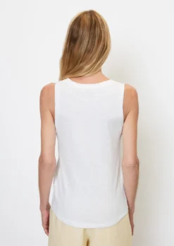 Marc O'Polo V-neck Top Regular In Organic Cotton Slub Jersey -Schlichte Eleganz adac8a777a8578bc187871114bc6fb2a scaled