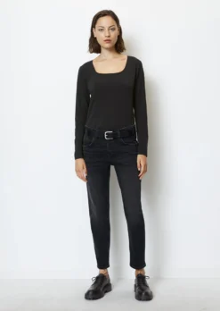 Marc O'Polo Longsleeve With Square Neckline Regular Made From OCS Blended TENCEL™ Lyocell -Schlichte Eleganz ae66992ad302ccb3d03ffd58cd196dcb scaled