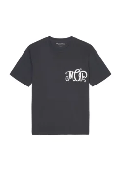 Marc O'Polo T-shirt Regular With An Elegant, Curved Logo Print -Schlichte Eleganz ae871665eeb15fcf61371207810bb185 scaled
