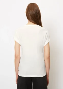 Marc O'Polo T-shirt With Cut-on Sleeves Made Of Lightweight Single Jersey -Schlichte Eleganz aecb014da3dee95351466f3f08d040f5 scaled