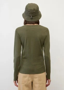 Marc O'Polo Long Sleeve Top With A Round Neckline, Regular Fit Made Of An Organic Cotton And Cupro Blend -Schlichte Eleganz b1c94c8163562b6b625f8b29fc021a30 scaled