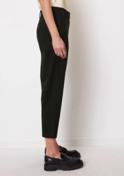 Marc O'Polo KALNI Tapered Chinos Made Of Organic Stretch Cotton -Schlichte Eleganz b28ab18ca8ed6c3d6ebdeabca79f9ab3 scaled