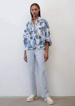 Marc O'Polo Wide Printed Blouse In A Cupro/viscose Blend -Schlichte Eleganz b43a8b946b06837777cfa3646bace4bc scaled
