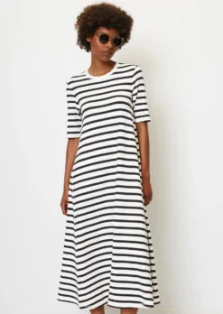 Marc O'Polo Jersey Dress From LENZING™ ECOVERO™ -Schlichte Eleganz b78857c068d9d7e7d88e761665cdfd76 scaled