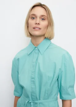Marc O'Polo Shirt Dress With A Flared Skirt Made Of Paper Touch Poplin -Schlichte Eleganz b83afd2926f7870e2691307f8690d86f scaled