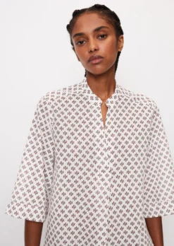 Marc O'Polo Patterned Tunic Blouse In A Regular Fit Made Of Lightweight Cotton Voile -Schlichte Eleganz b932fd94df5d3ba1d4f424679dc79f31 scaled