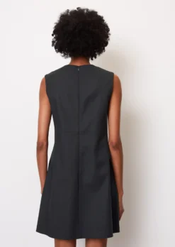 Marc O'Polo Short Shift Dress In An A-line Design In A Blend Of Organic Cotton And Stretch Viscose 11 Marc O'Polo Short Shift Dress In An A-line Design In A Blend Of Organic Cotton And Stretch Viscose -Schlichte Eleganz b9e23e554313113f3f6101010f9f3ef7 scaled