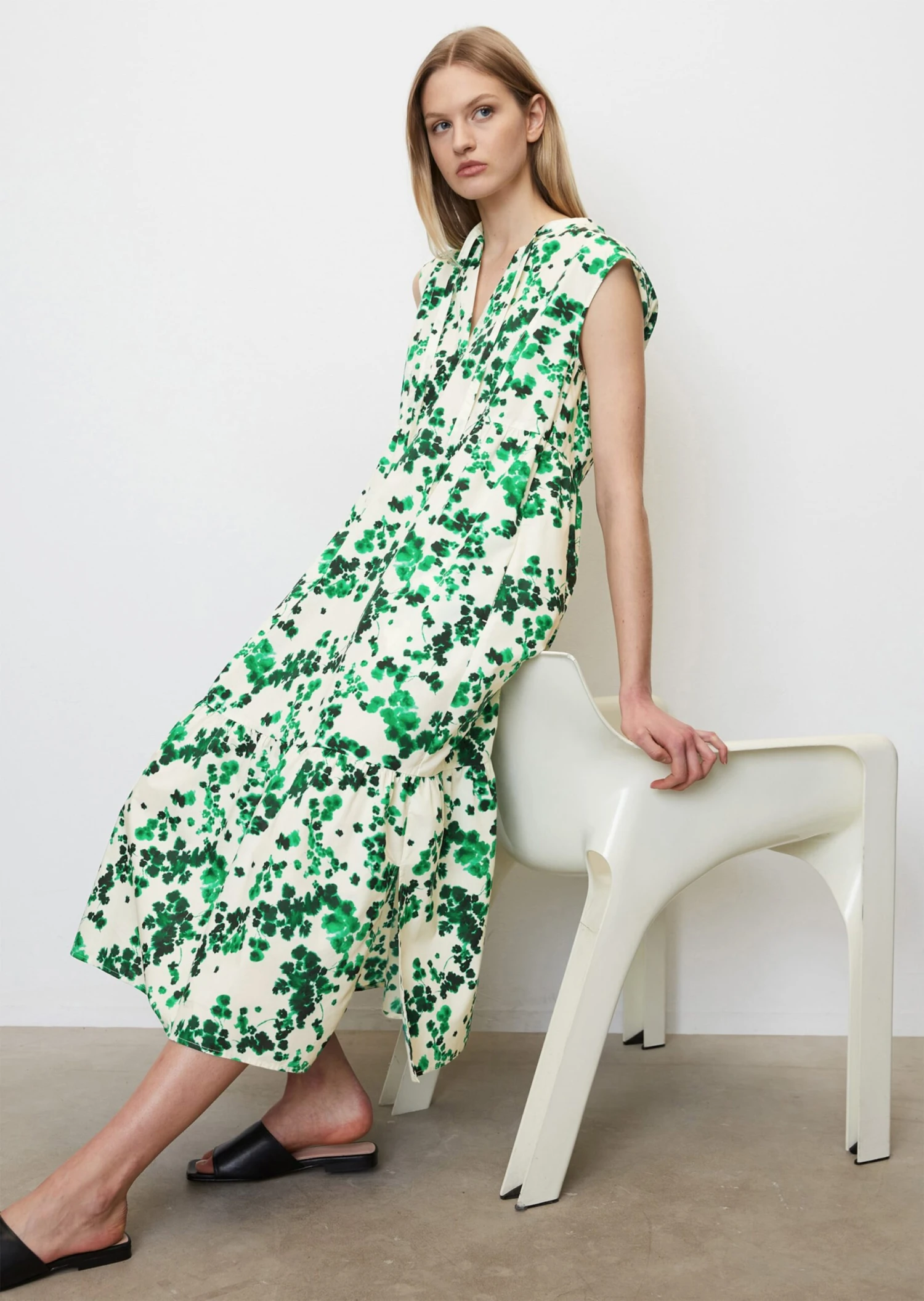 Marc O'Polo Sleeveless Midi Dress With A Flounce Hem Made Of Light Poplin Quality 2 Marc O'Polo Sleeveless Midi Dress With A Flounce Hem Made Of Light Poplin Quality – Bild 2