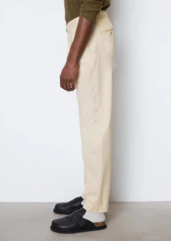 Marc O'Polo OSBY Pleats Chinos In A Tapered Fit Made Of Organic Cotton -Schlichte Eleganz bae8c756ff3936dc3a952d765fc2f846 scaled