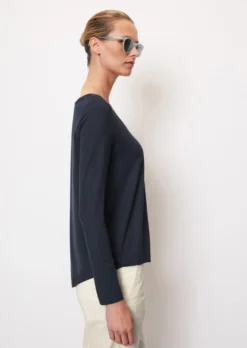 Marc O'Polo V-neck Long Sleeve Top In A Loose Fit From LENZING™ ECOVERO™ -Schlichte Eleganz bb53972c3c76c61c51debbb071dcfd46 scaled
