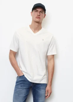 Marc O'Polo Basic V-neck T-shirt, Regular Fit Made From Pure Organic Cotton 12 Marc O'Polo Basic V-neck T-shirt, Regular Fit Made From Pure Organic Cotton -Schlichte Eleganz bc7fa94342060b95761bfc0a4c1b3c6f scaled