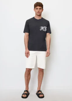 Marc O'Polo T-shirt Regular With An Elegant, Curved Logo Print -Schlichte Eleganz bd1473fc8a55a19101ee448e9814dd78 scaled