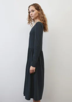 Marc O'Polo Jersey Dress With A Wide Skirt Made Of OCS Blended TENCEL™ Modal 14 Marc O'Polo Jersey Dress With A Wide Skirt Made Of OCS Blended TENCEL™ Modal -Schlichte Eleganz bdc4e0cdf85c3ad037c8e9c9bd18fa75 scaled