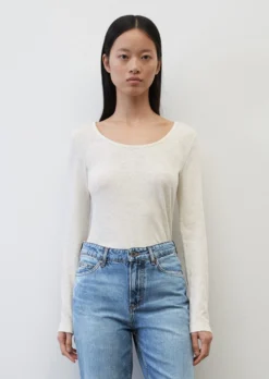Marc O'Polo Long-sleeved Top With Round Neckline In Organic Cotton Slub Jersey -Schlichte Eleganz bf10263c644f72393005b5b23c75bcd7 scaled