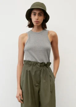 Marc O'Polo Ribbed Sleeveless Top, Slim Fit Made Of Heavy Jersey Fabric -Schlichte Eleganz bfa341bfe6c33d2a8cc403094fa4c59a scaled