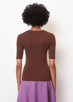 Marc O'Polo Short-sleeved Knitted Jumper With A Square Neckline Made Of Organic Cotton -Schlichte Eleganz c25fcc7ff59e7bd0b67c487529553758 scaled