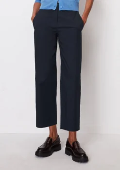 Marc O'Polo Wide Leg Trousers, Cropped In Stretchy Organic Cotton Twill -Schlichte Eleganz c3053323690362ac46c79ed8971e718d scaled